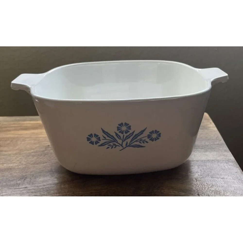 Vintage Corning Ware 1 3/4 Quart Casserole Pot Blue Cornflower Dish P-1 3/4-B US